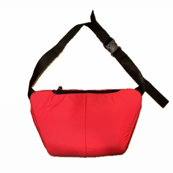 Crumpler The Mild Enthusiast (M) Sling Camera Bag 16L - Picture 3 of 4